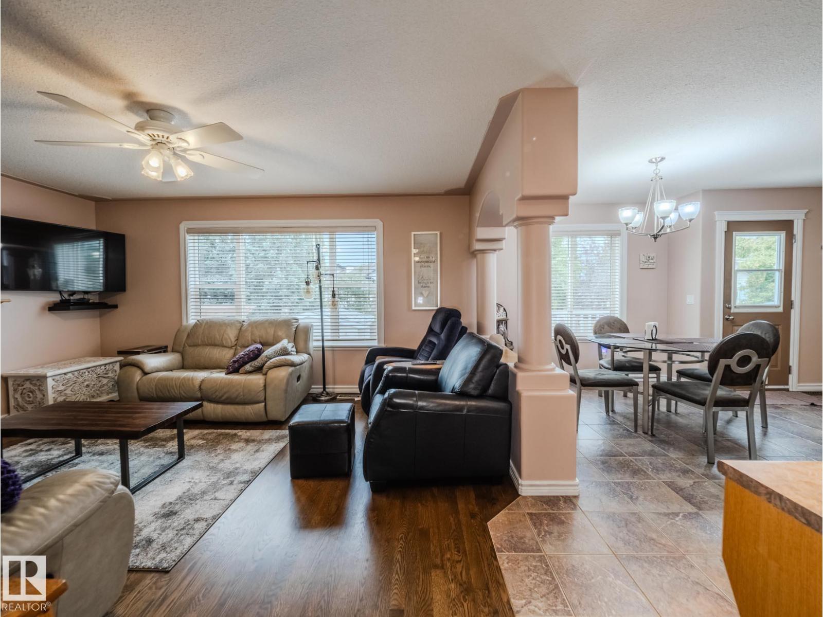Photo 18 of 212 Newcastle Cr, Sherwood Park AB