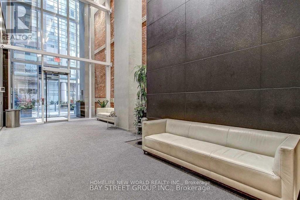 Photo 9 of 903 15 Grenville Street, Toronto ON