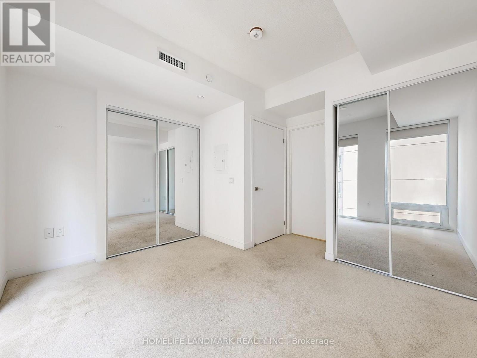 Photo 15 of 403 238 Simcoe Street, Toronto ON