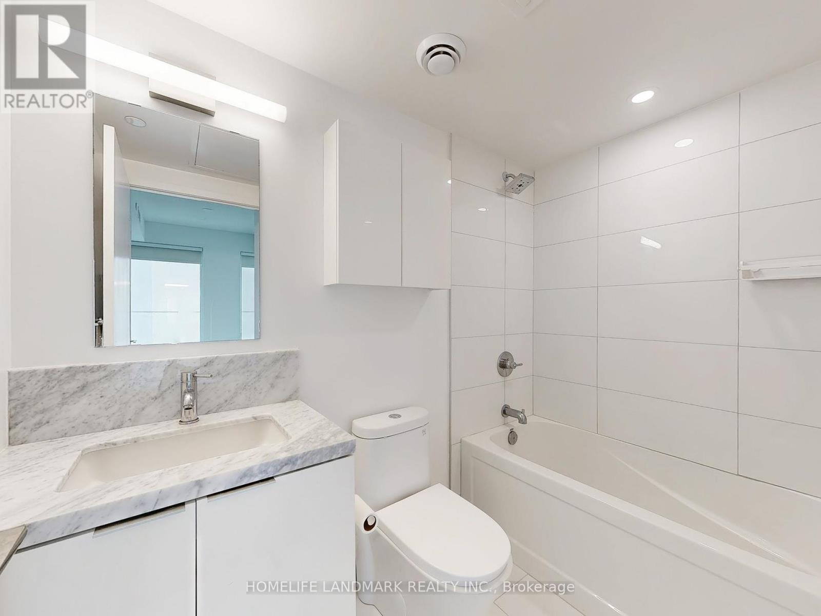 Photo 16 of 403 238 Simcoe Street, Toronto ON
