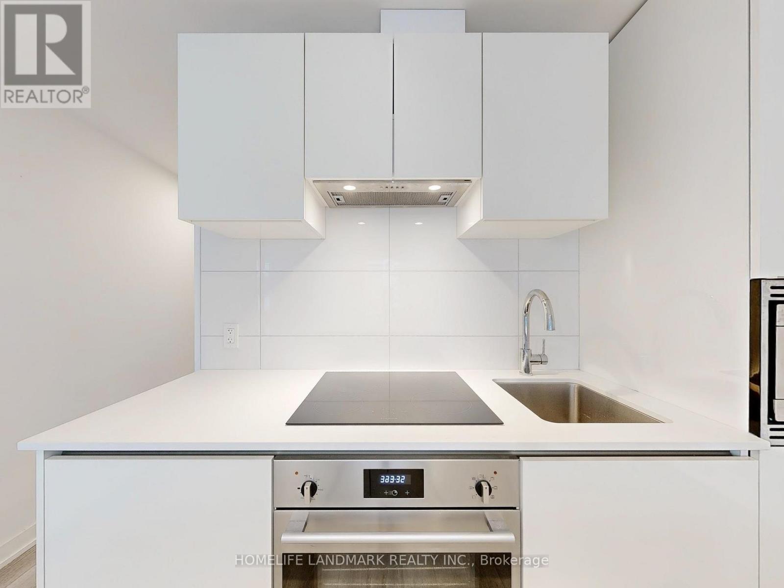 Photo 8 of 403 238 Simcoe Street, Toronto ON