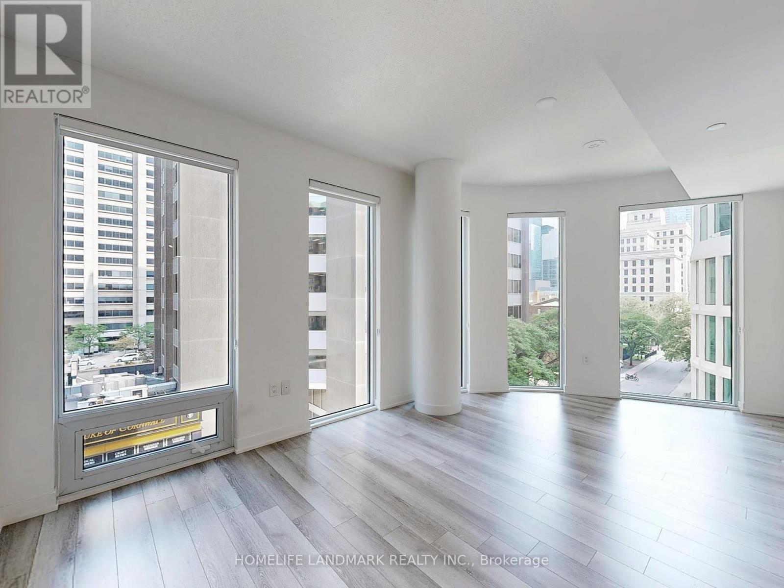 Photo 6 of 403 238 Simcoe Street, Toronto ON