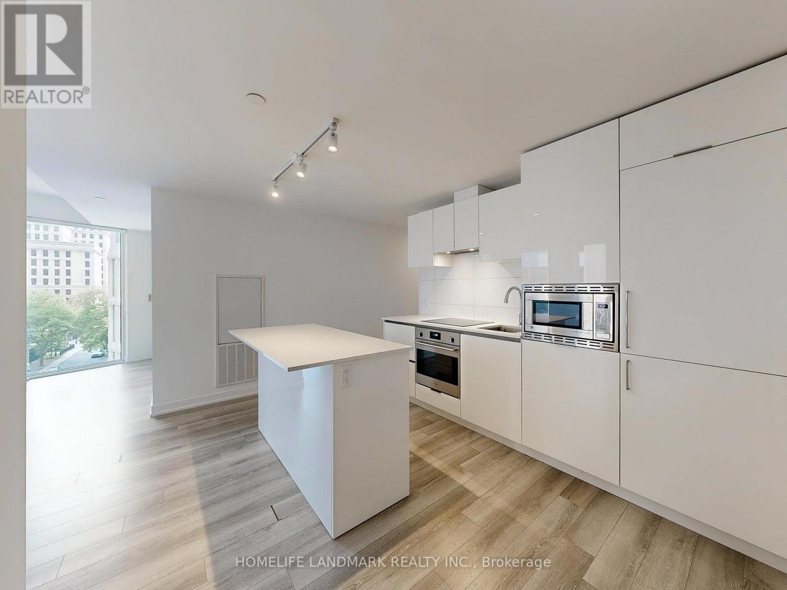 Photo 7 of 403 238 Simcoe Street, Toronto ON