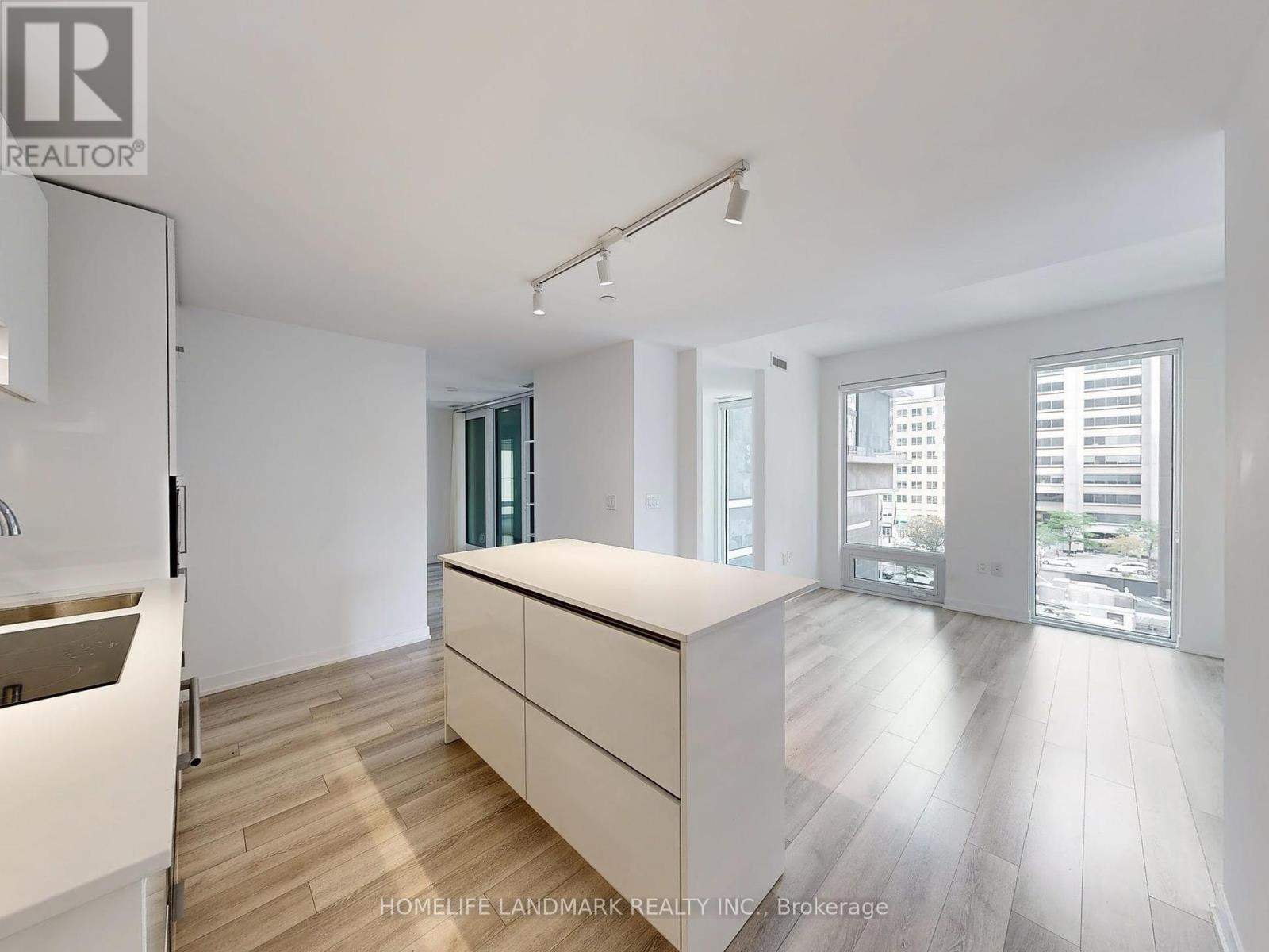 Photo 9 of 403 238 Simcoe Street, Toronto ON