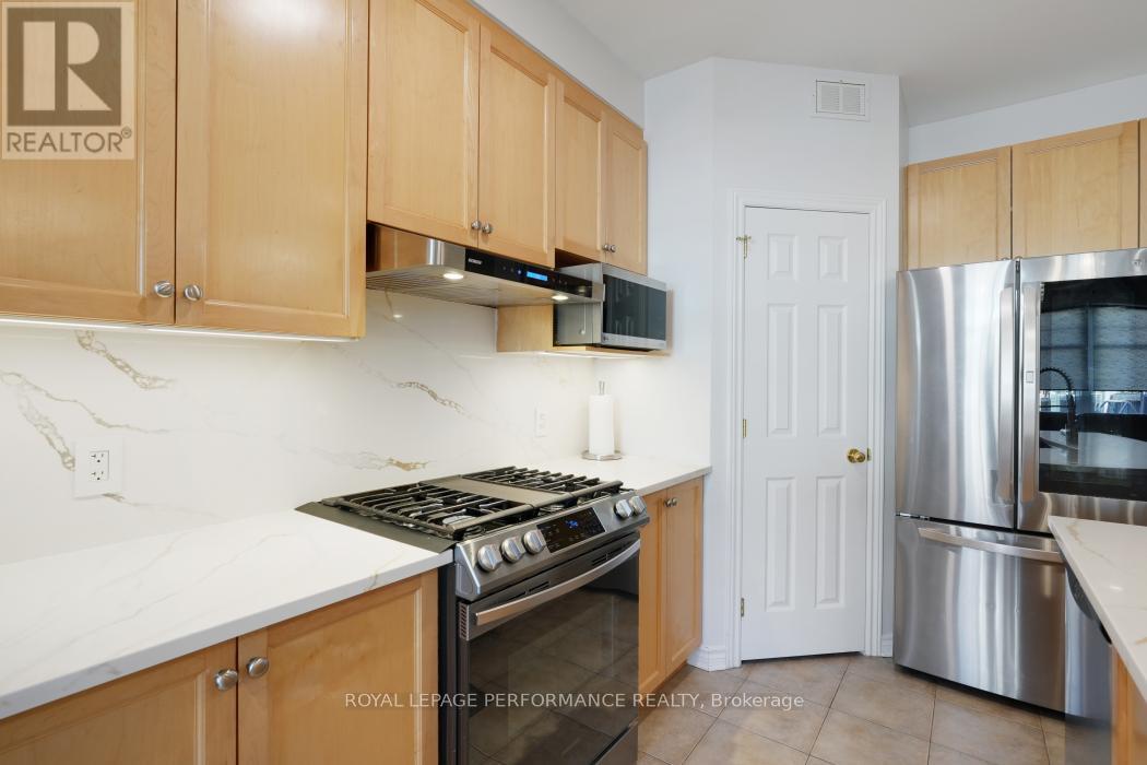 Photo 14 of 4271 Kelly Farm Drive, Ottawa ON