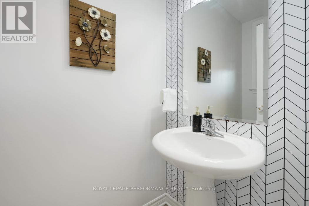 Photo 17 of 4271 Kelly Farm Drive, Ottawa ON