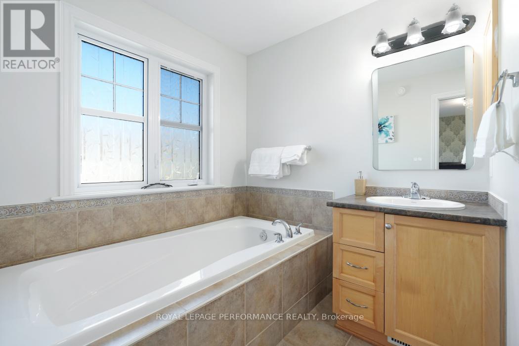 Photo 20 of 4271 Kelly Farm Drive, Ottawa ON