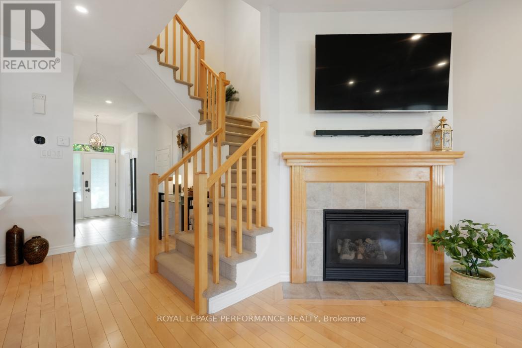 Photo 9 of 4271 Kelly Farm Drive, Ottawa ON