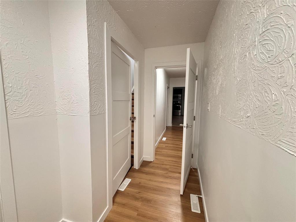 Photo 3 of 441 Mountain Avenue, Winnipeg MB
