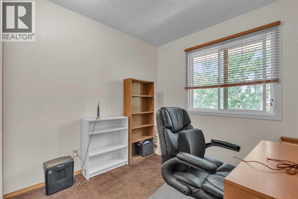 Single Family House for Sale in    Street NE Temple Calgary 
