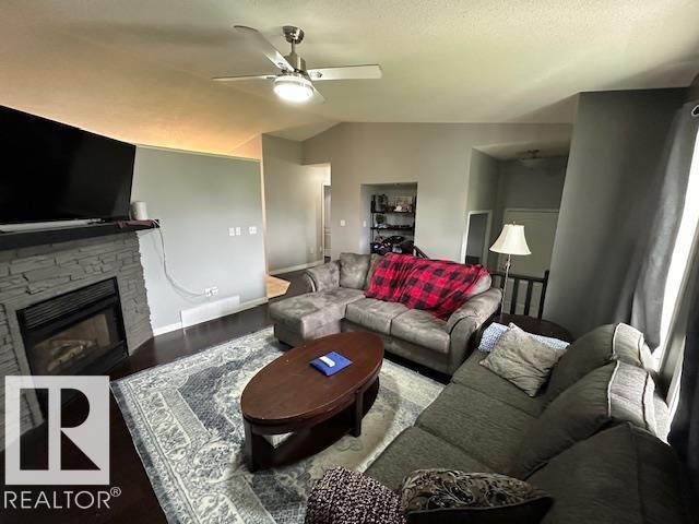 Photo 9 of 4506 49 Av, Thorsby AB