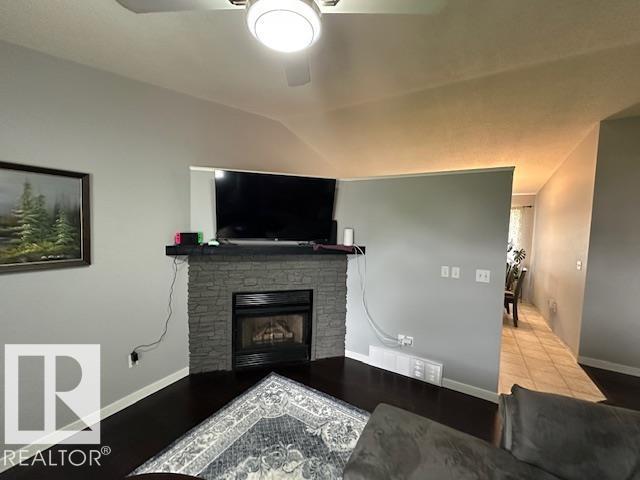 Photo 20 of 4506 49 Av, Thorsby AB