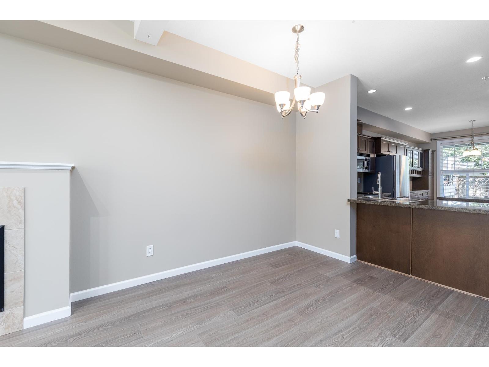 Photo 9 of 28 20831 70 Avenue, Langley BC