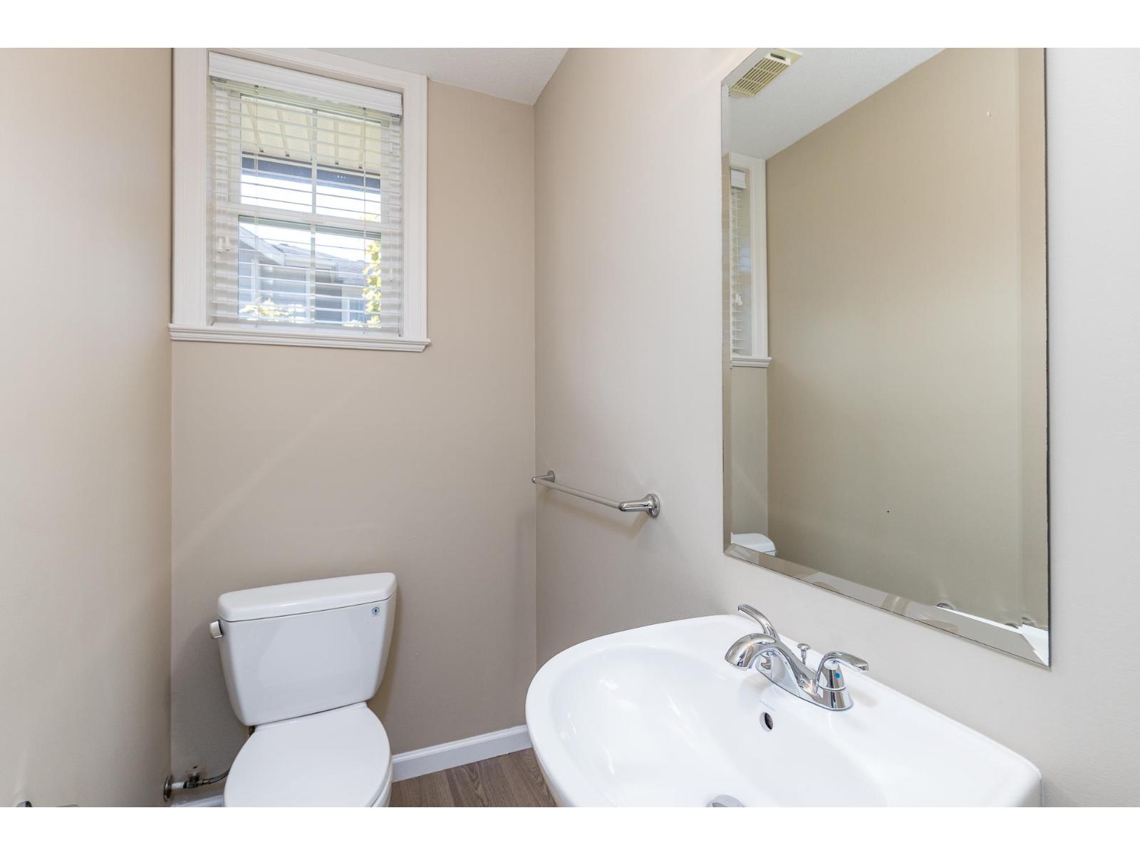 Photo 23 of 28 20831 70 Avenue, Langley BC