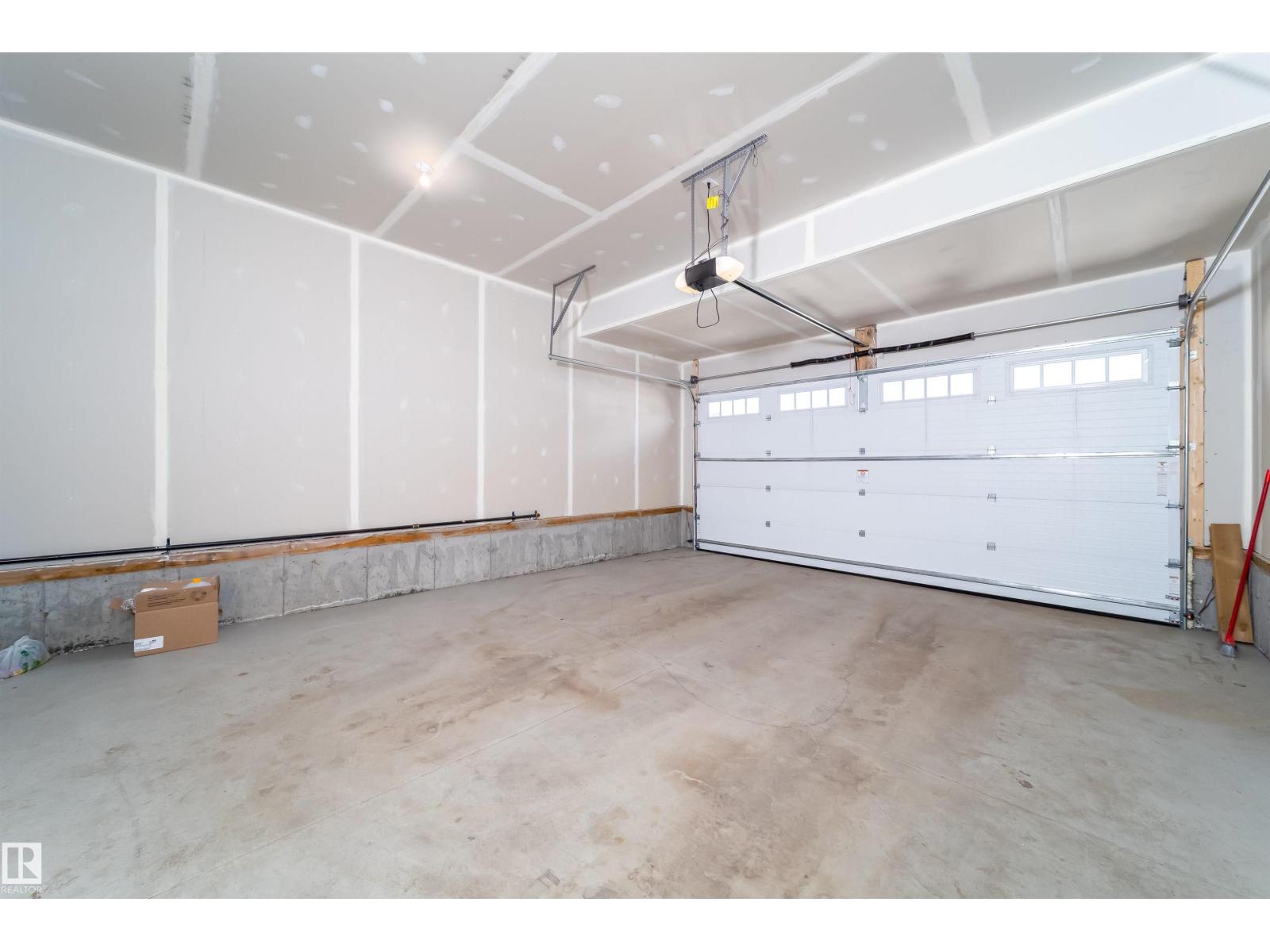 Photo 12 of 6011 Edmonds Pl Nw, Edmonton AB