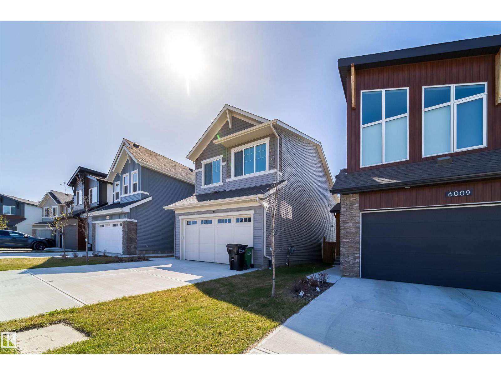 Photo 2 of 6011 Edmonds Pl Nw, Edmonton AB