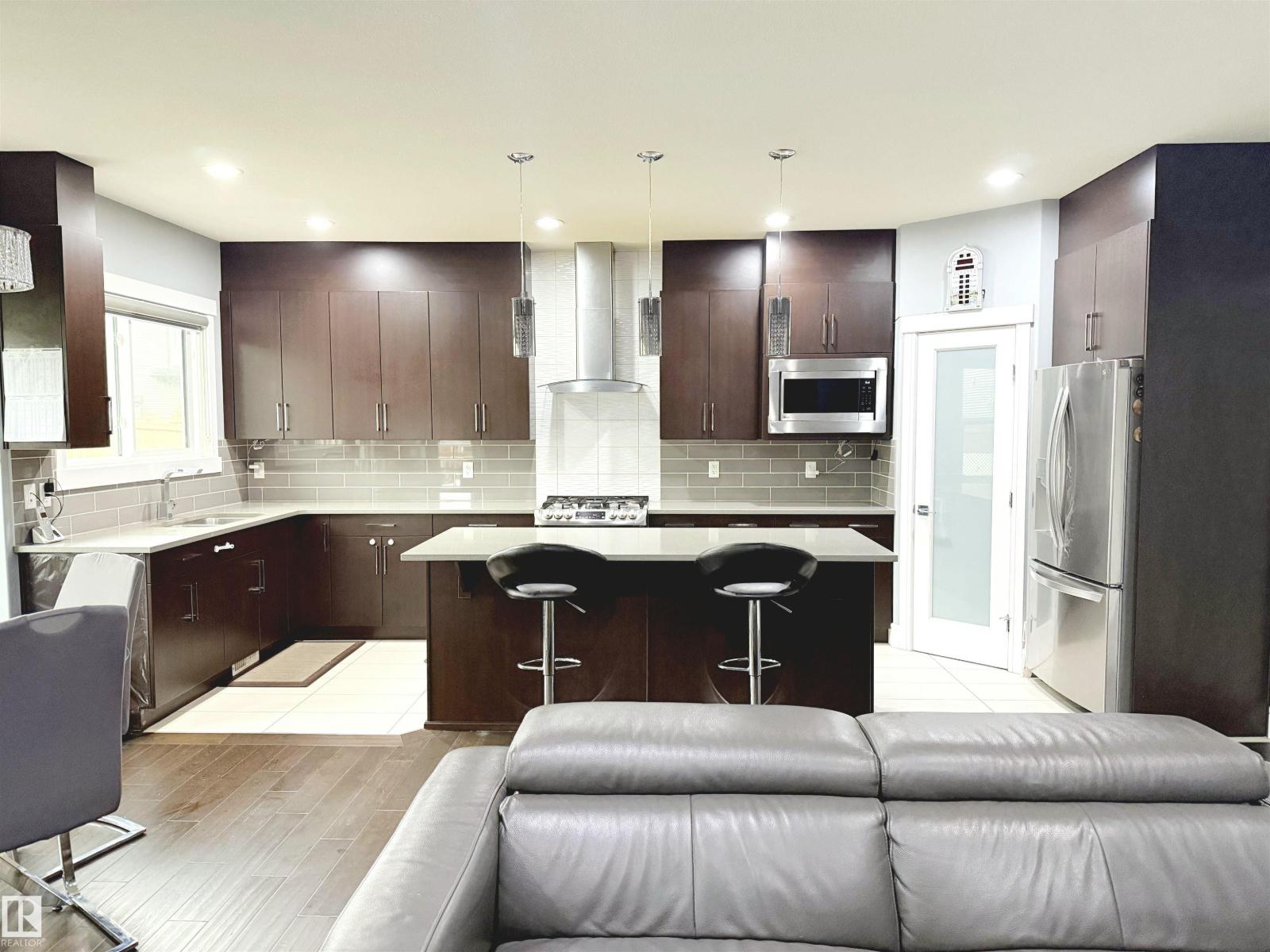 Photo 8 of 1357 Watt Dr Sw, Edmonton AB