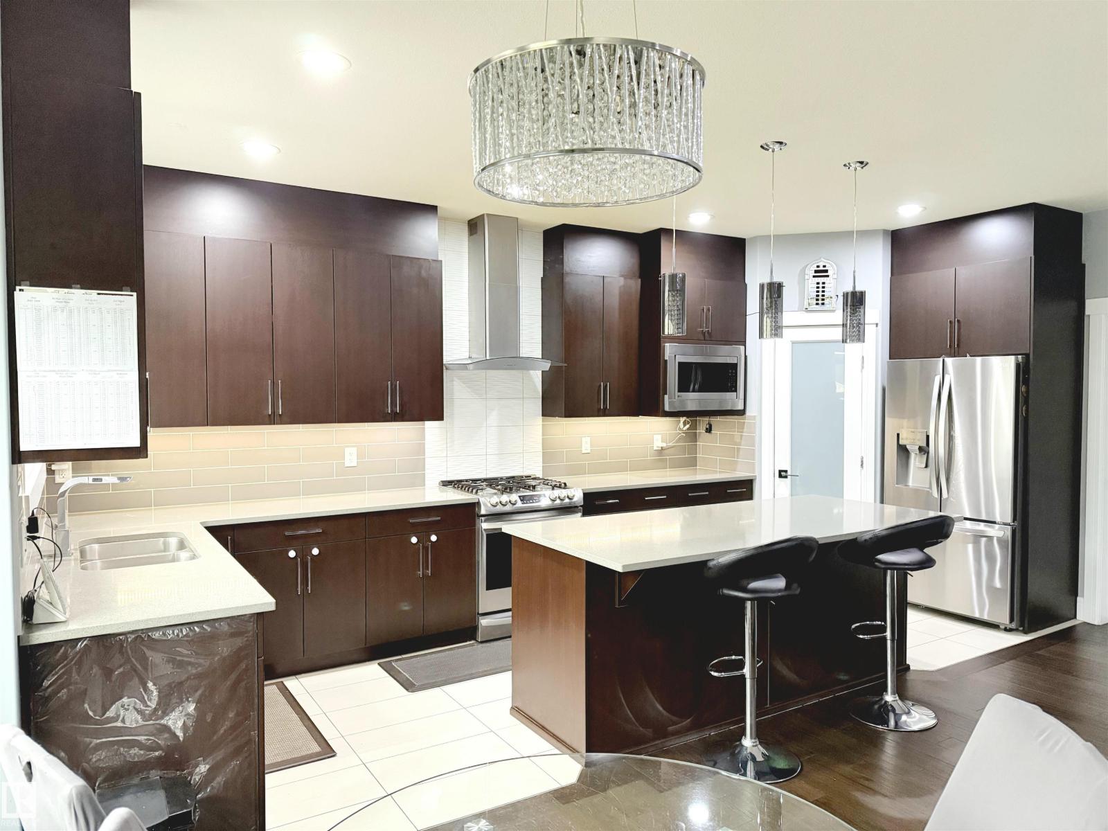 Photo 7 of 1357 Watt Dr Sw, Edmonton AB