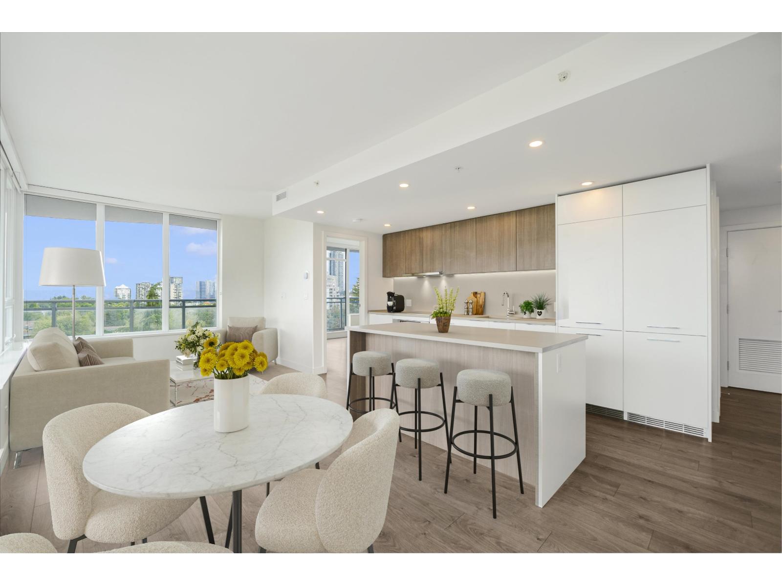 Photo 1 of 801 13318 104 Avenue, Surrey BC