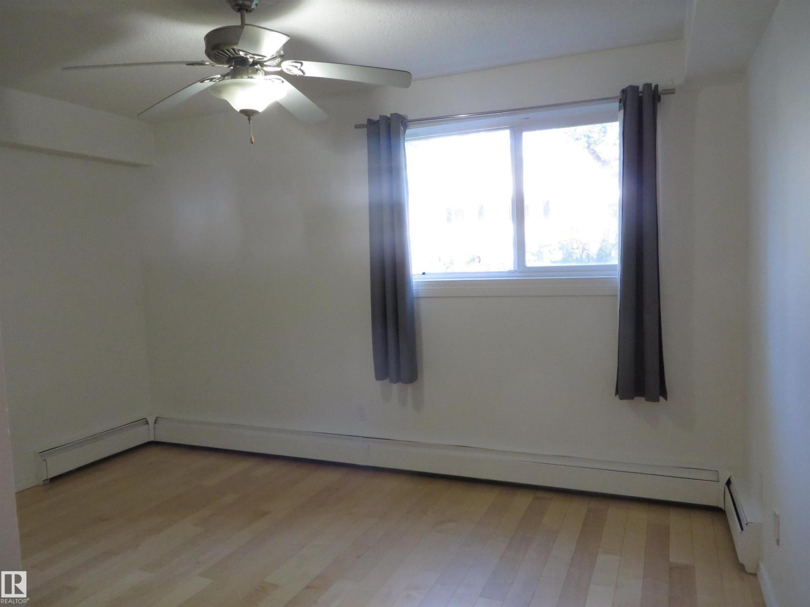 Photo 18 of 102 10547 83 Av Nw, Edmonton AB