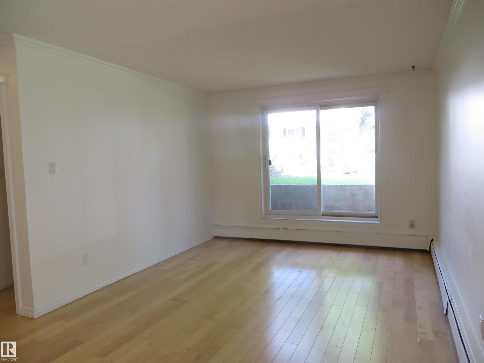 Photo 3 of 102 10547 83 Av Nw, Edmonton AB