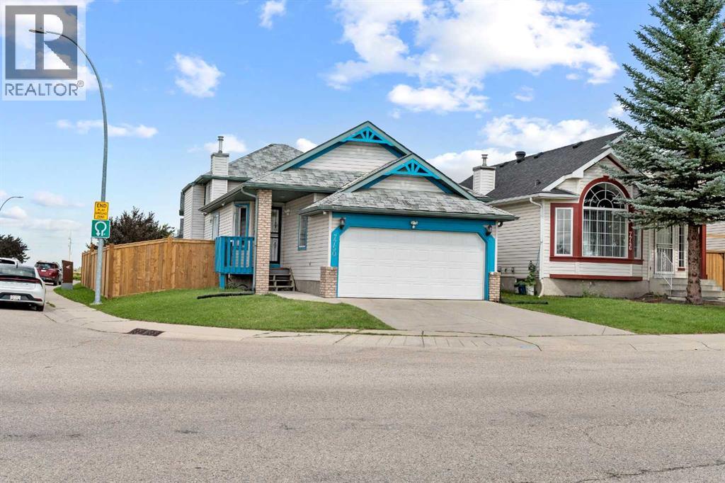 Single Family House 4 Level for Sale in  Laguna Way NE Monterey Park Calgary 