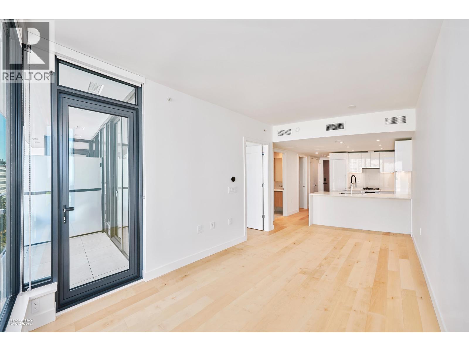 Photo 7 of 807 135 E 13 Th Street, Vancouver BC