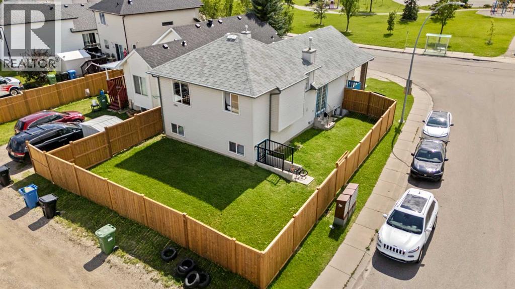 Single Family House 4 Level for Sale in  Laguna Way NE Monterey Park Calgary 