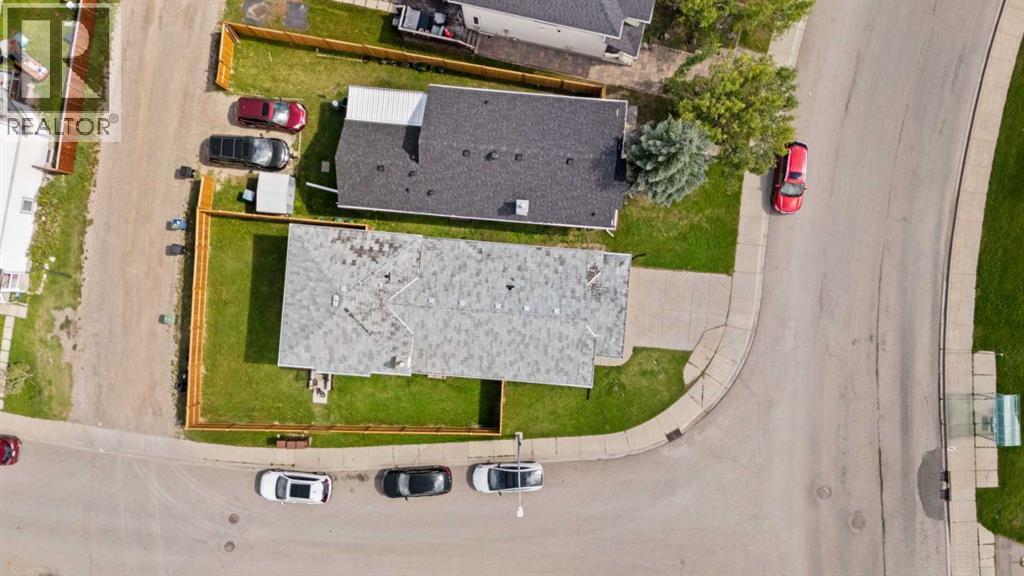 Single Family House 4 Level for Sale in  Laguna Way NE Monterey Park Calgary 