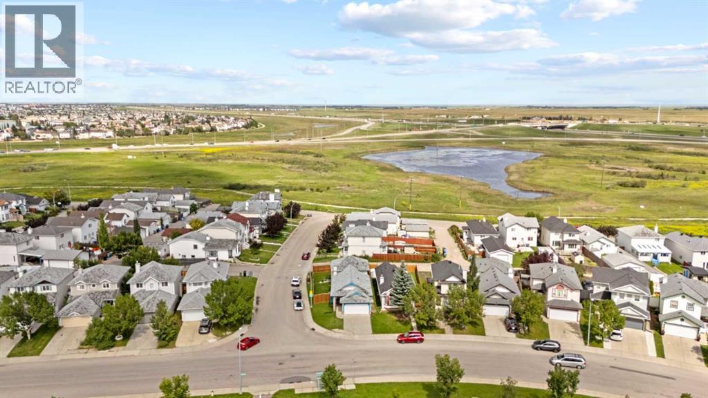 Single Family House 4 Level for Sale in  Laguna Way NE Monterey Park Calgary 