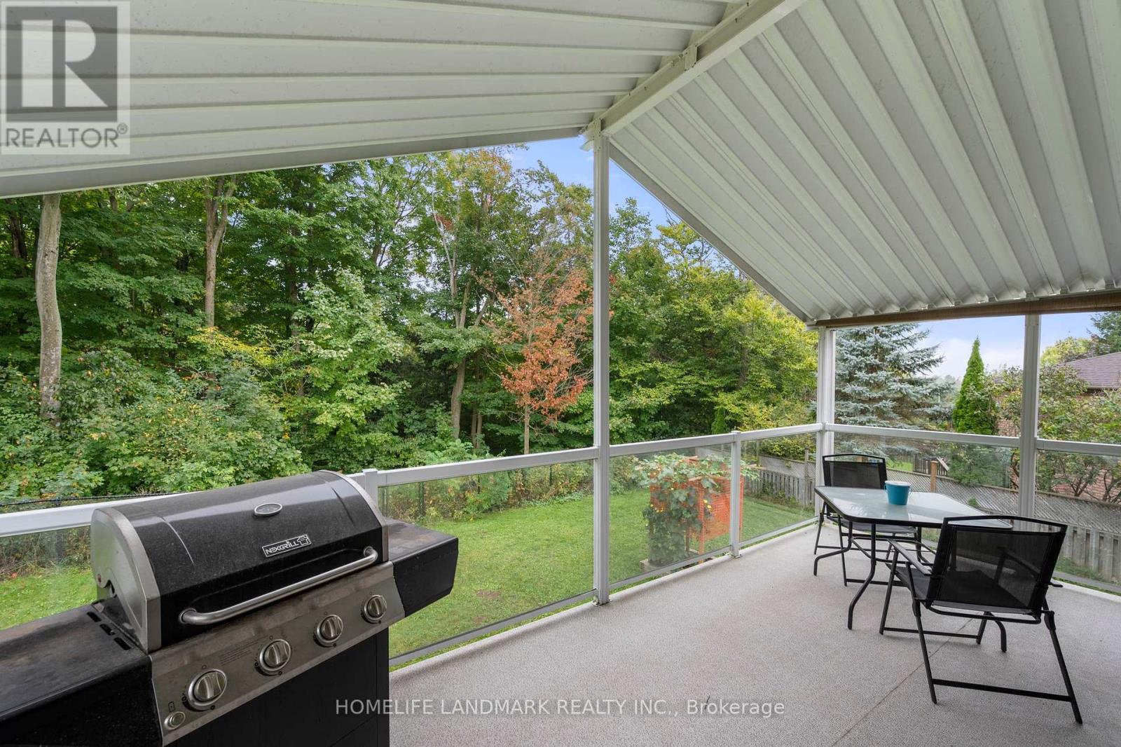 Photo 3 of 196 Columbia Road, Barrie ON