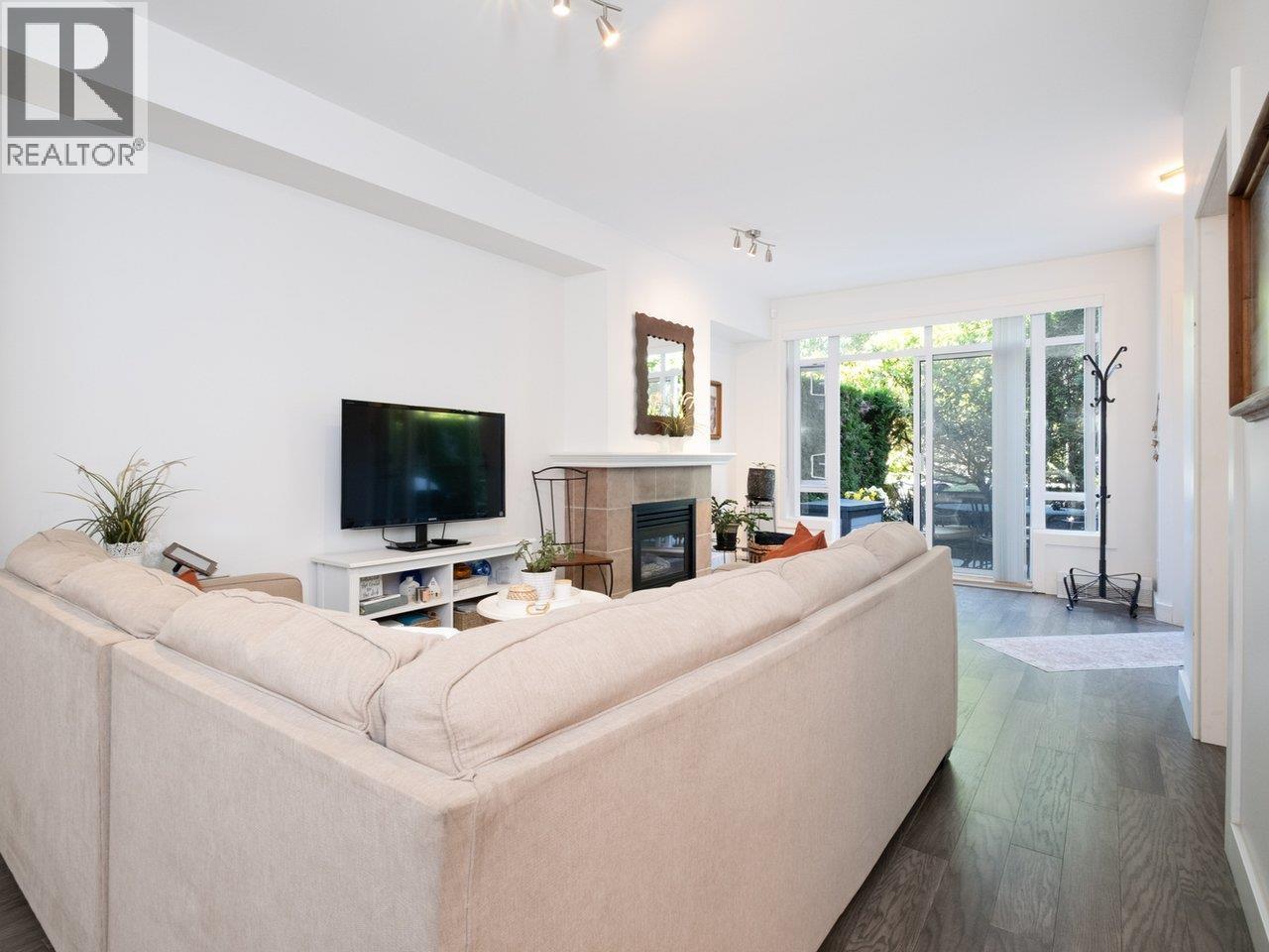 Photo 8 of 204 3600 Windcrest Drive, North Vancouver BC