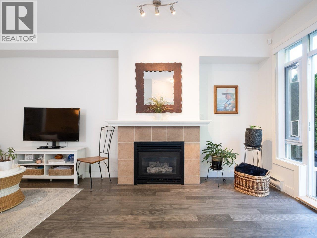 Photo 7 of 204 3600 Windcrest Drive, North Vancouver BC