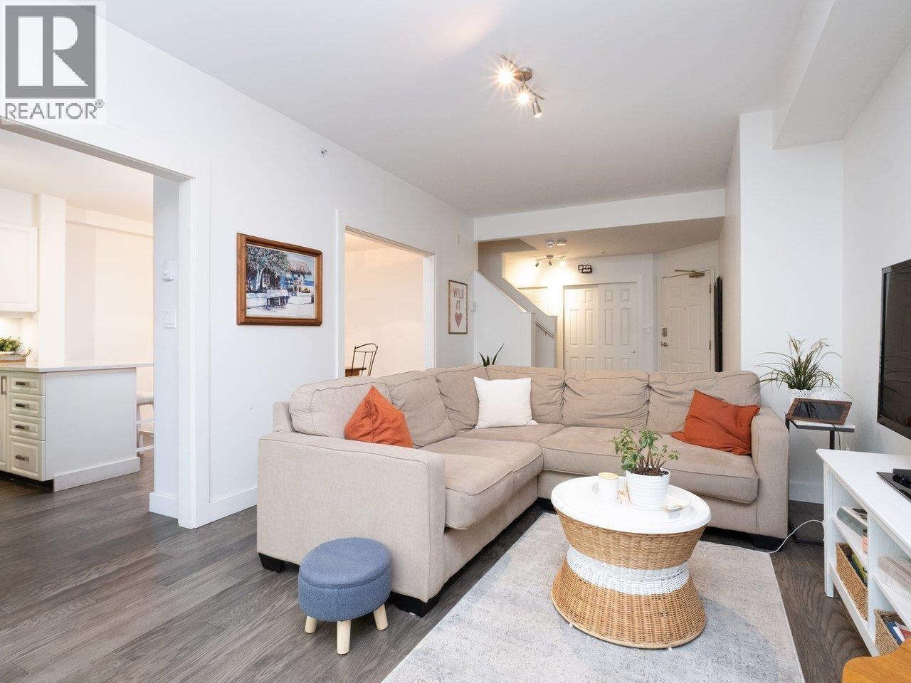 Photo 6 of 204 3600 Windcrest Drive, North Vancouver BC
