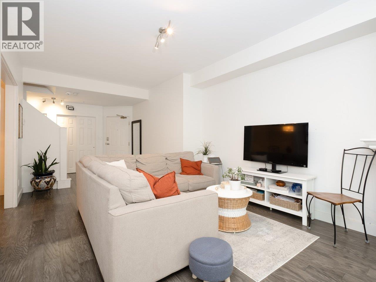 Photo 9 of 204 3600 Windcrest Drive, North Vancouver BC