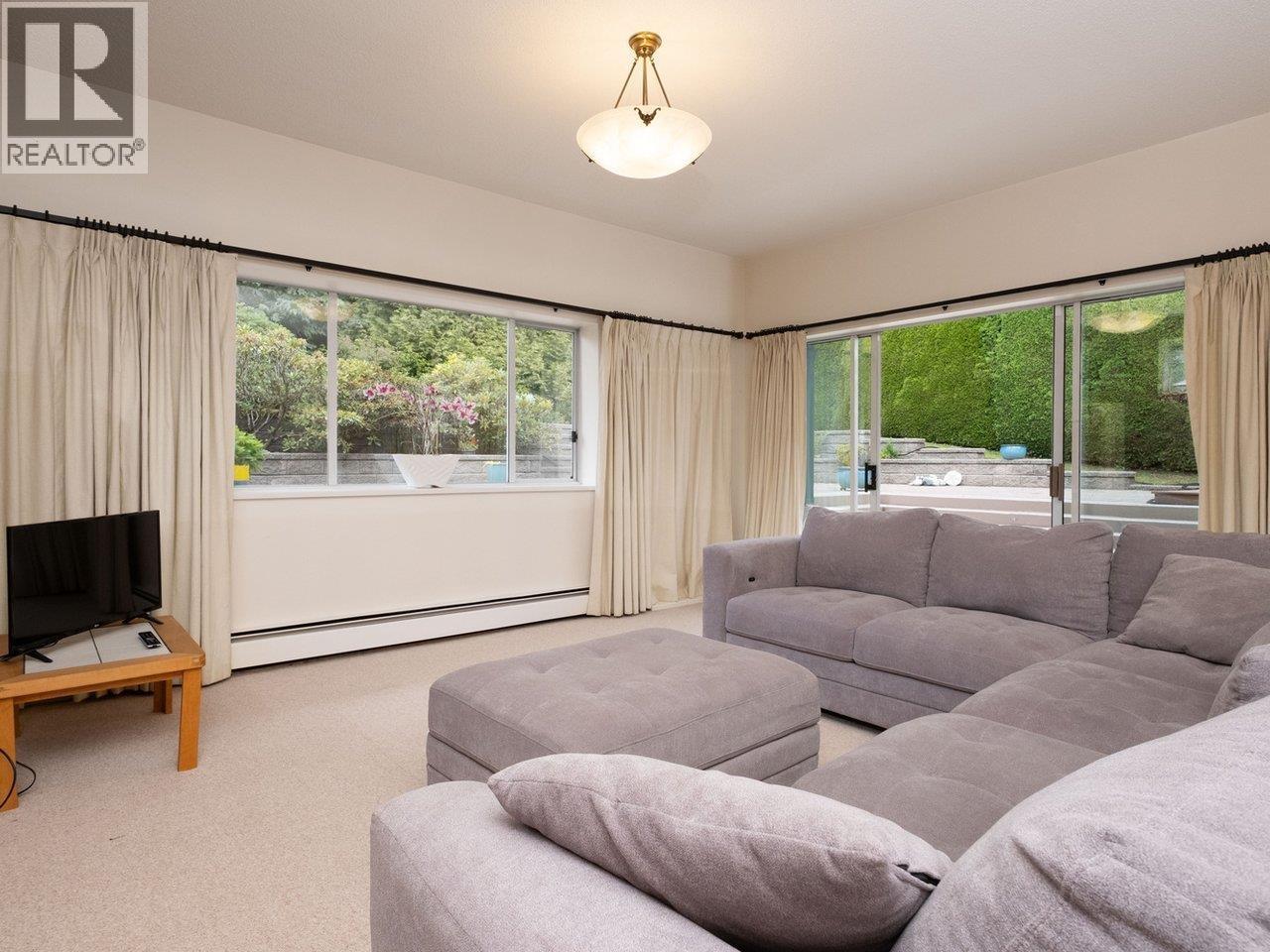 Photo 15 of 375 Fairway Drive, North Vancouver BC