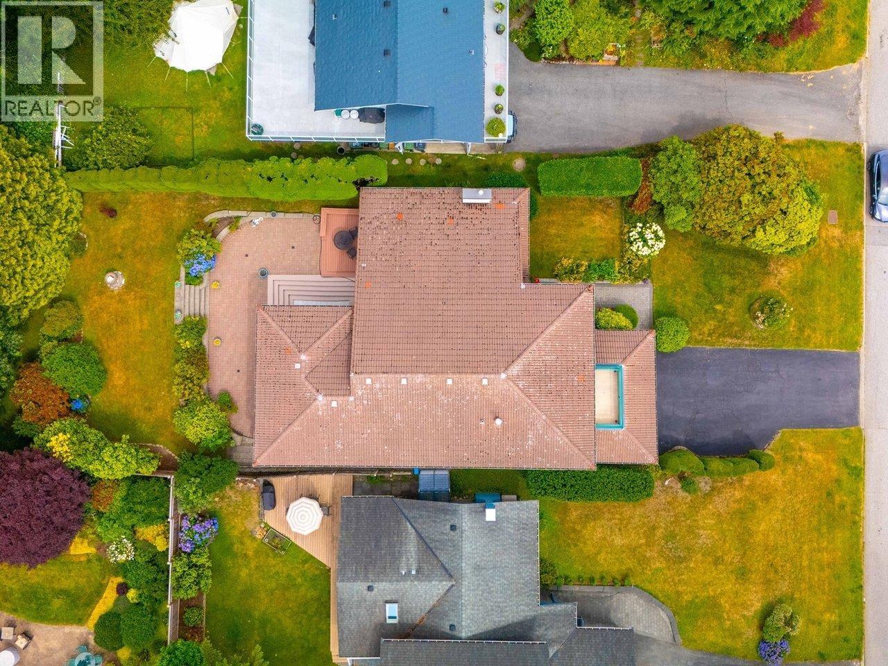 Photo 40 of 375 Fairway Drive, North Vancouver BC