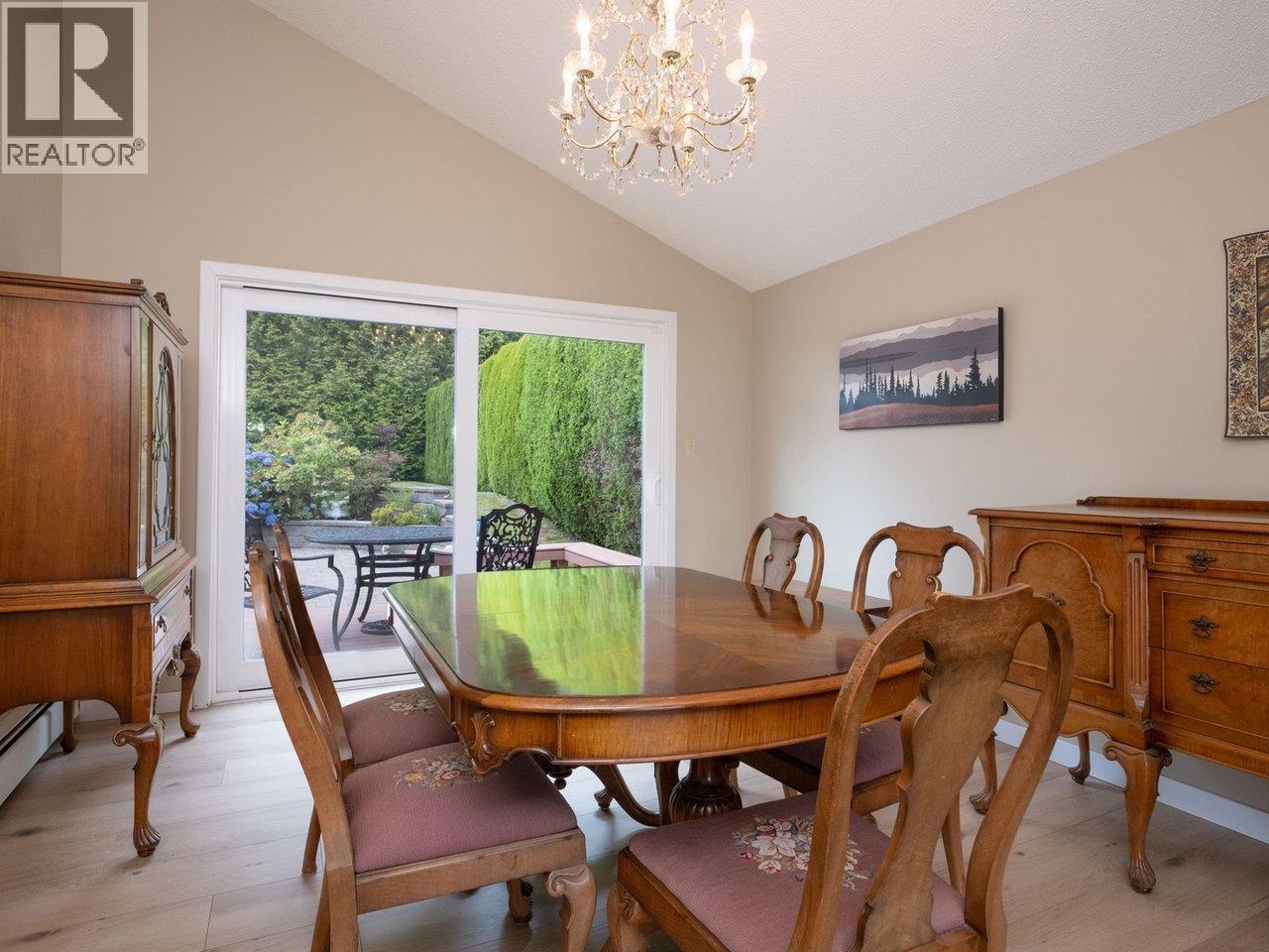 Photo 9 of 375 Fairway Drive, North Vancouver BC