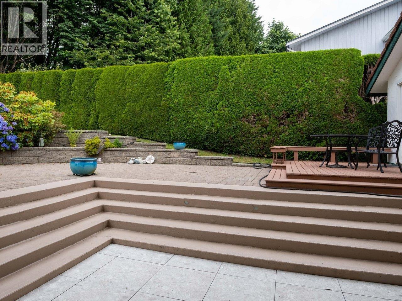 Photo 31 of 375 Fairway Drive, North Vancouver BC