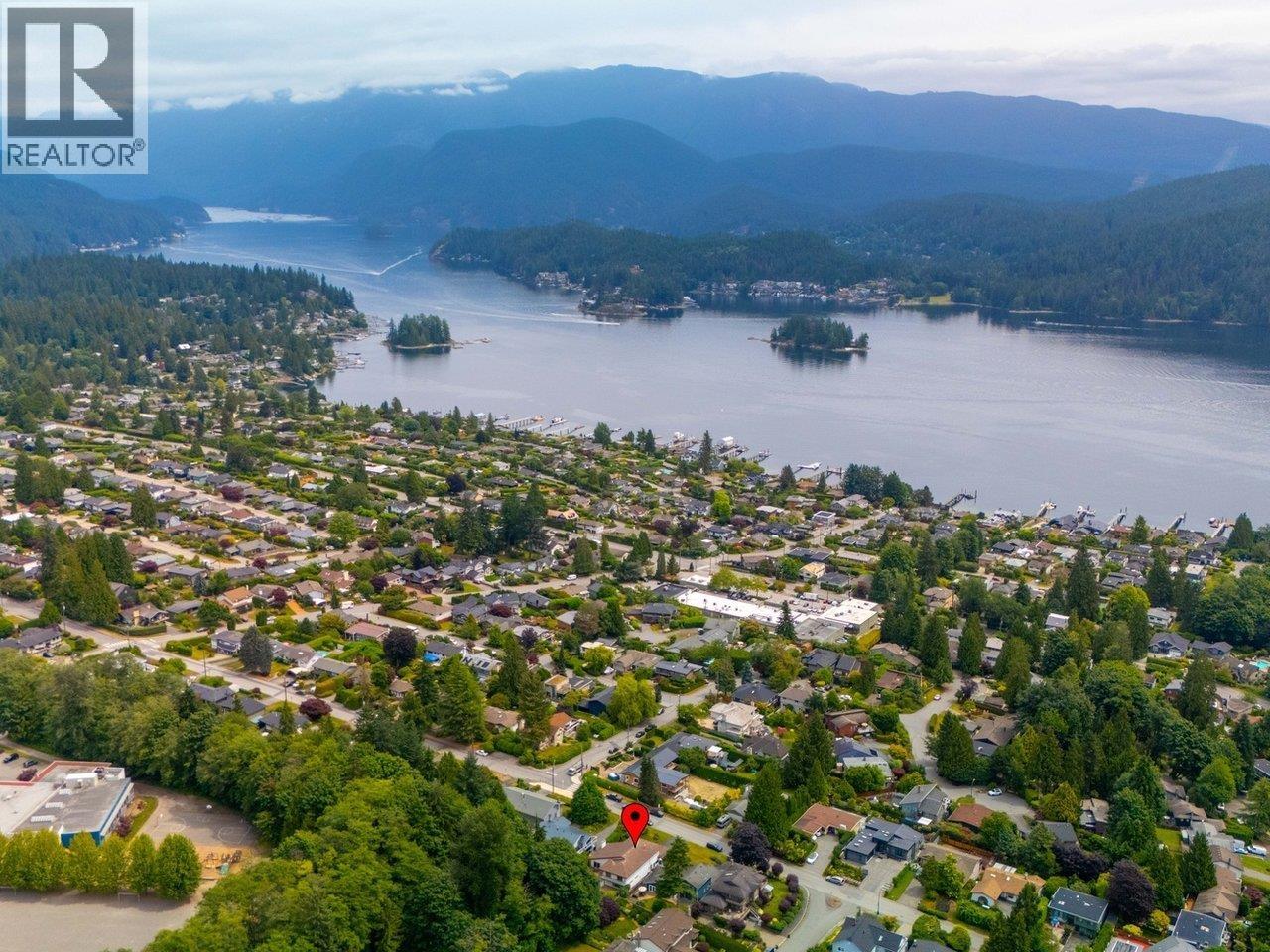 Photo 38 of 375 Fairway Drive, North Vancouver BC