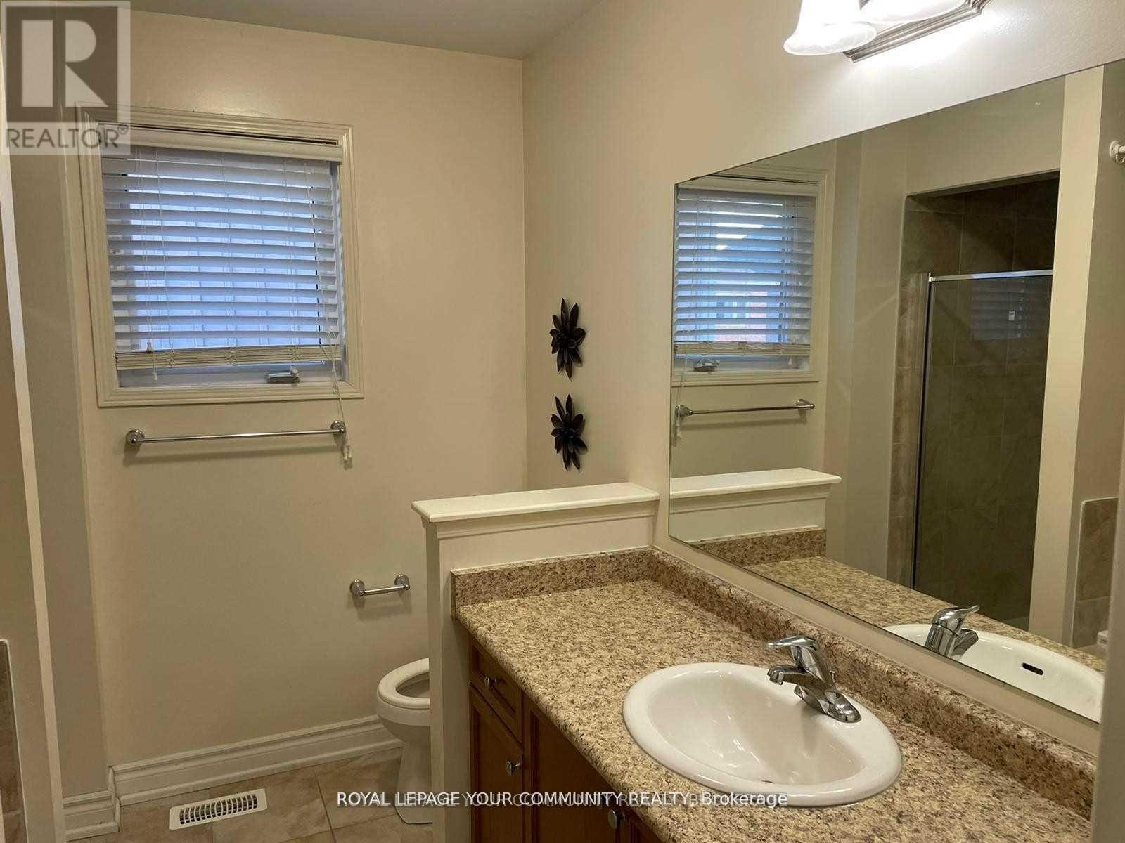 Photo 11 of 122 Russel Drive, Bradford West Gwillimbury ON