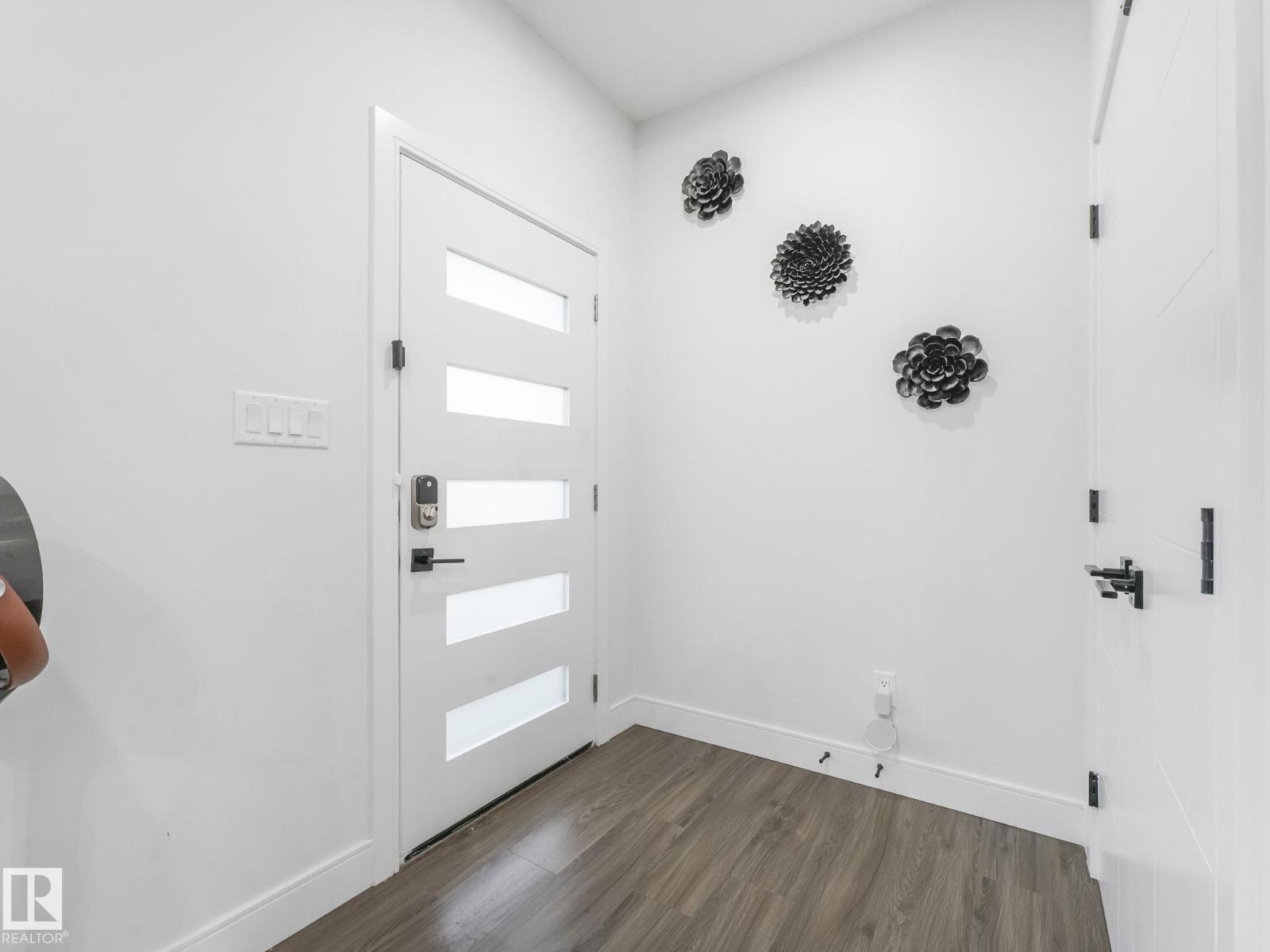 Photo 19 of 1715 26 A St Nw, Edmonton AB