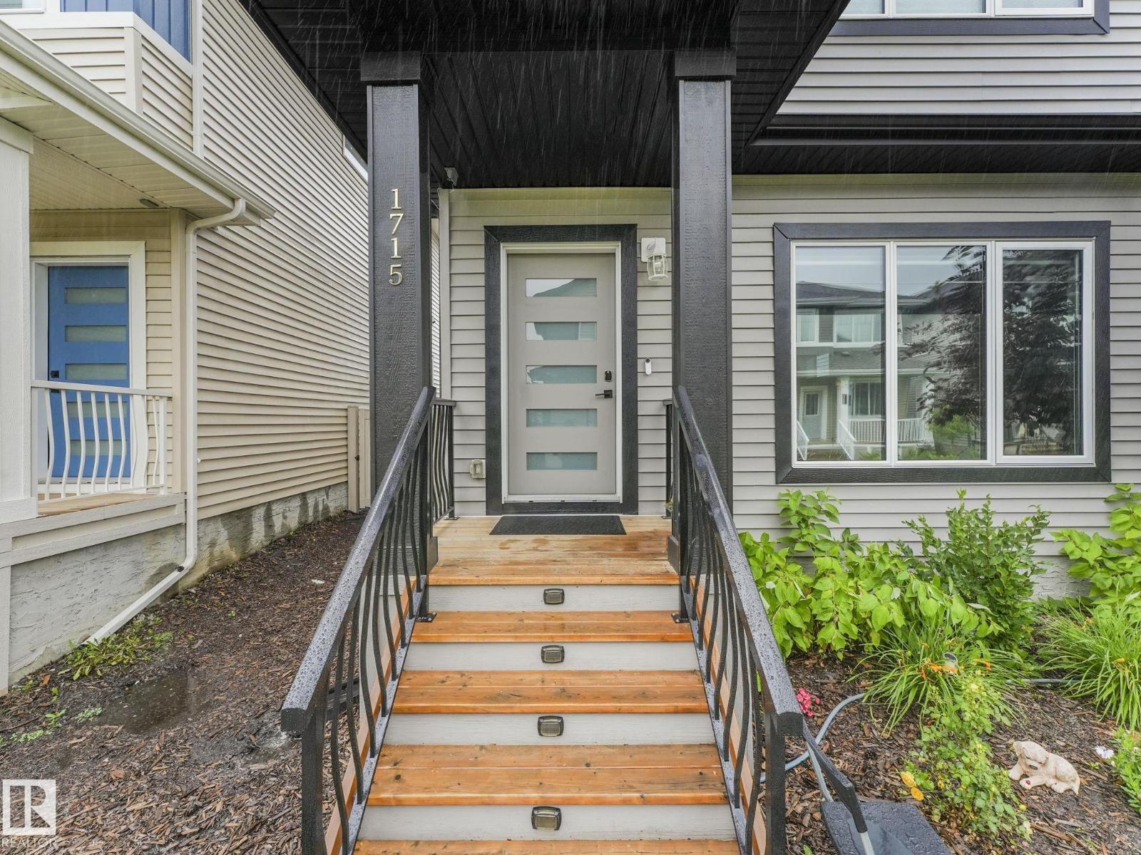 Photo 18 of 1715 26 A St Nw, Edmonton AB