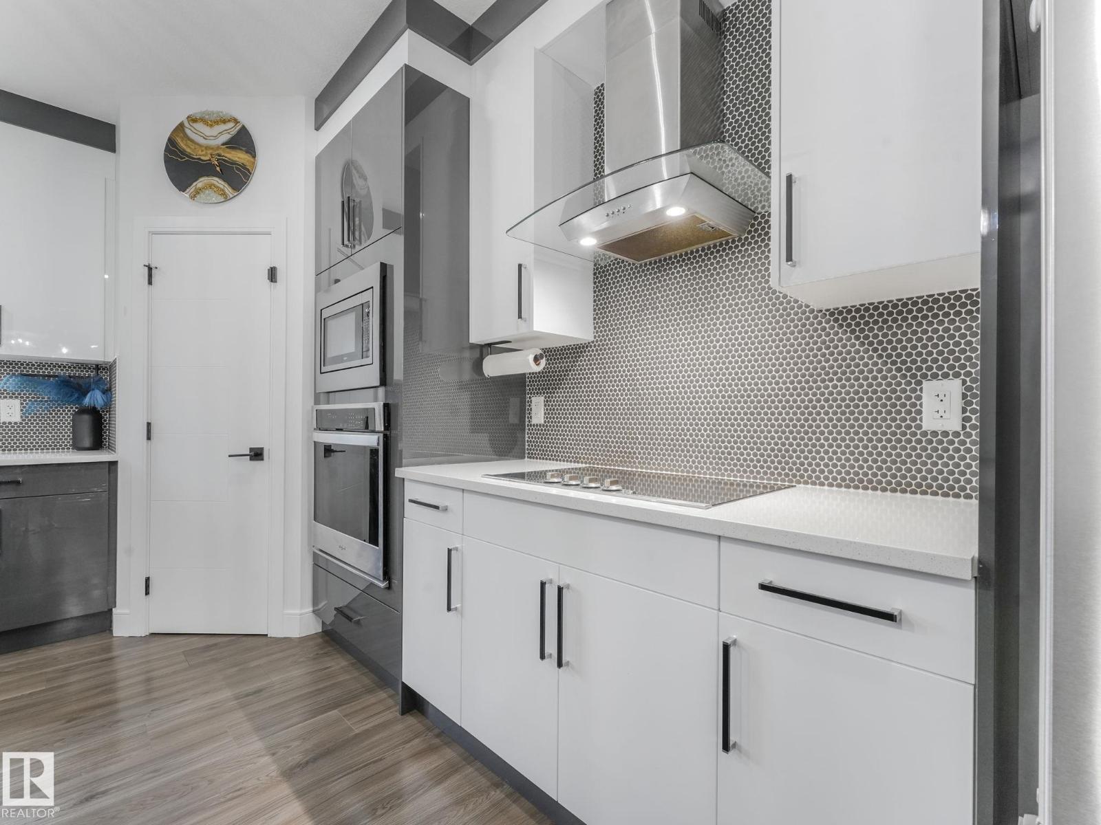 Photo 47 of 1715 26 A St Nw, Edmonton AB