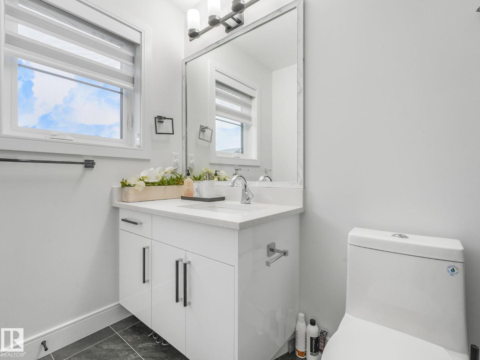 Photo 8 of 1715 26 A St Nw, Edmonton AB