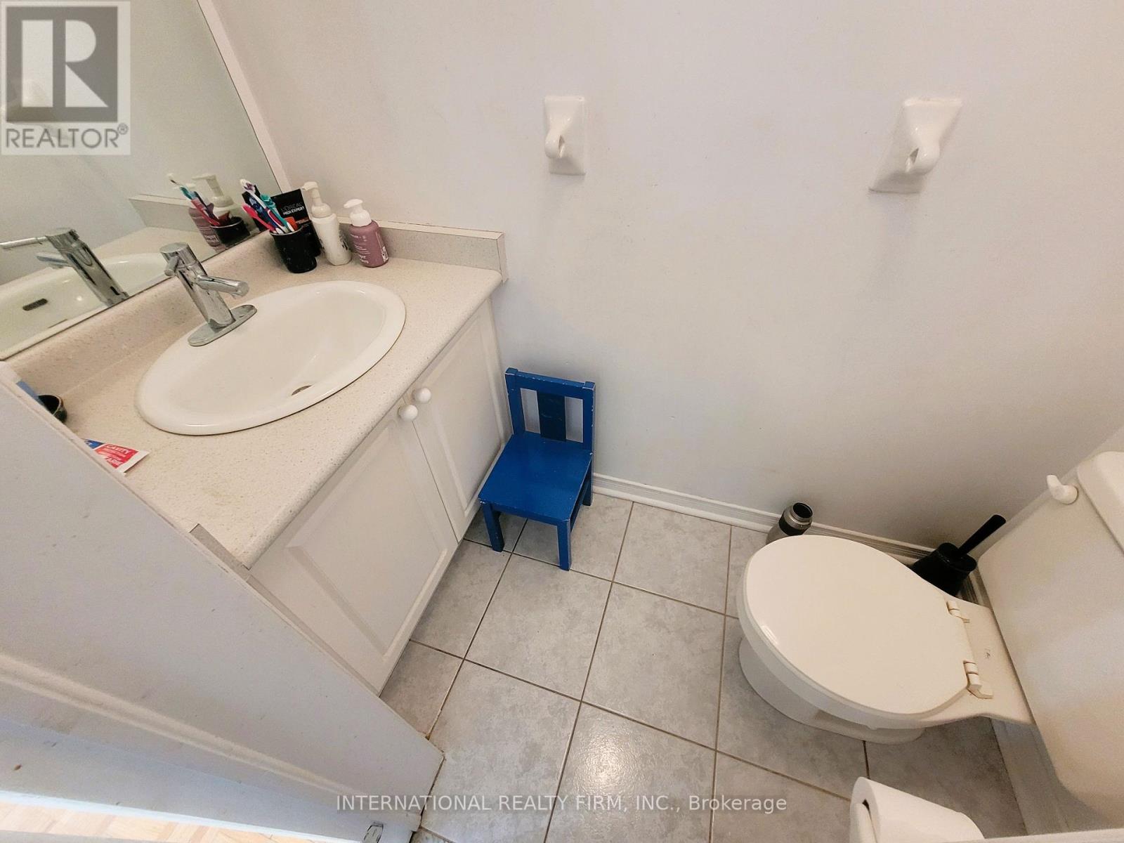 Photo 14 of 50 Beresford Drive, Richmond Hill ON