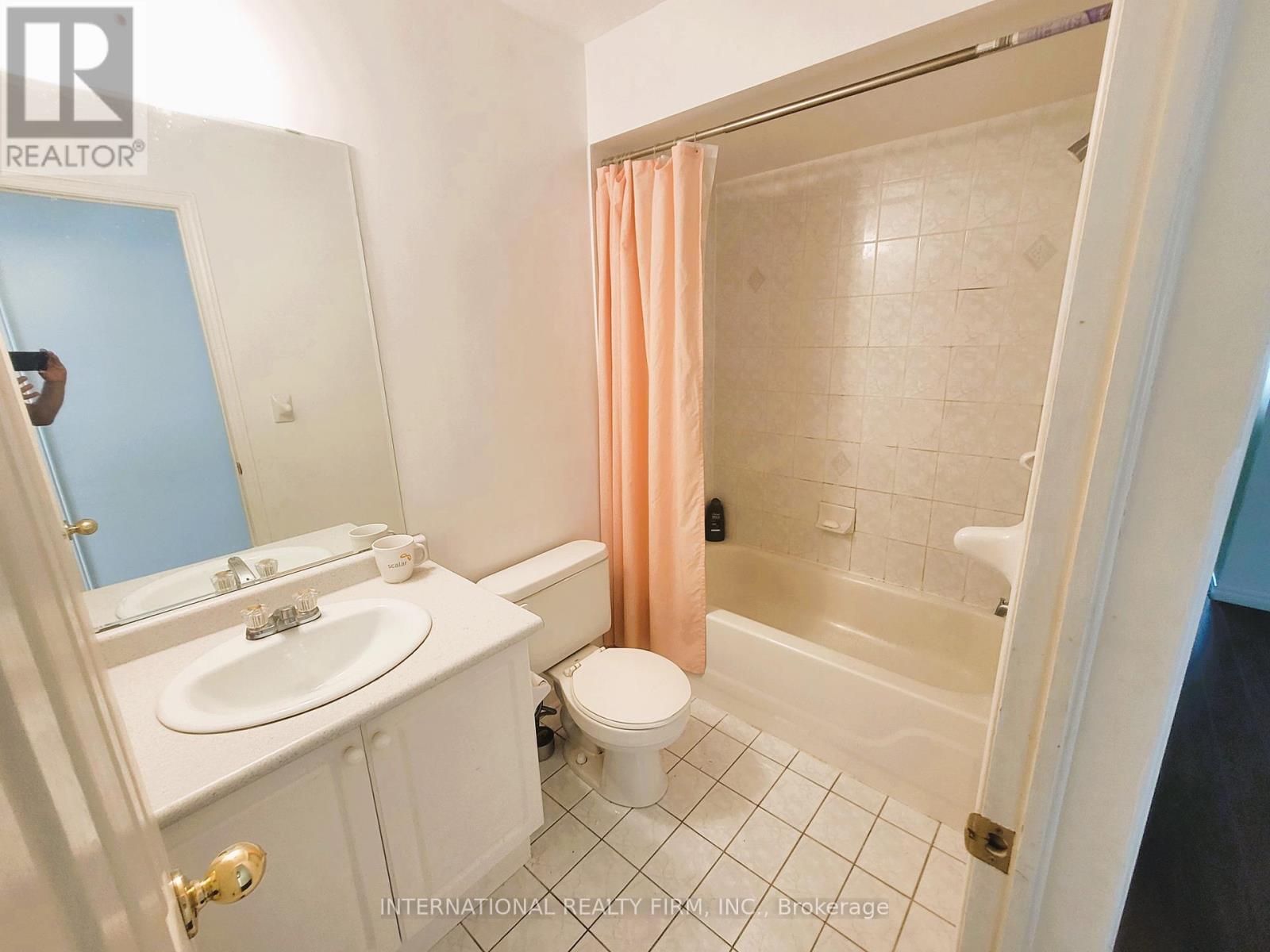 Photo 27 of 50 Beresford Drive, Richmond Hill ON