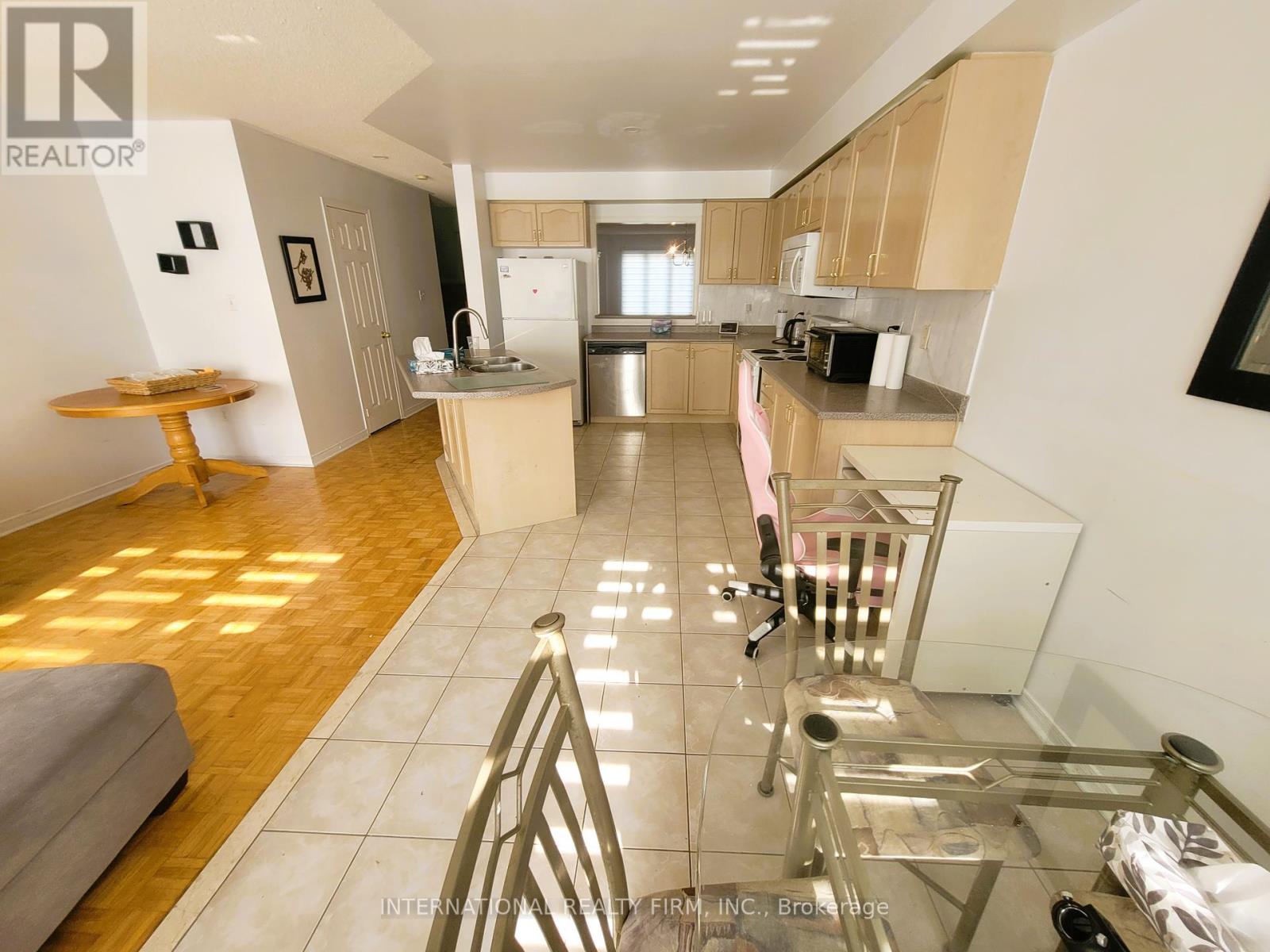 Photo 38 of 50 Beresford Drive, Richmond Hill ON
