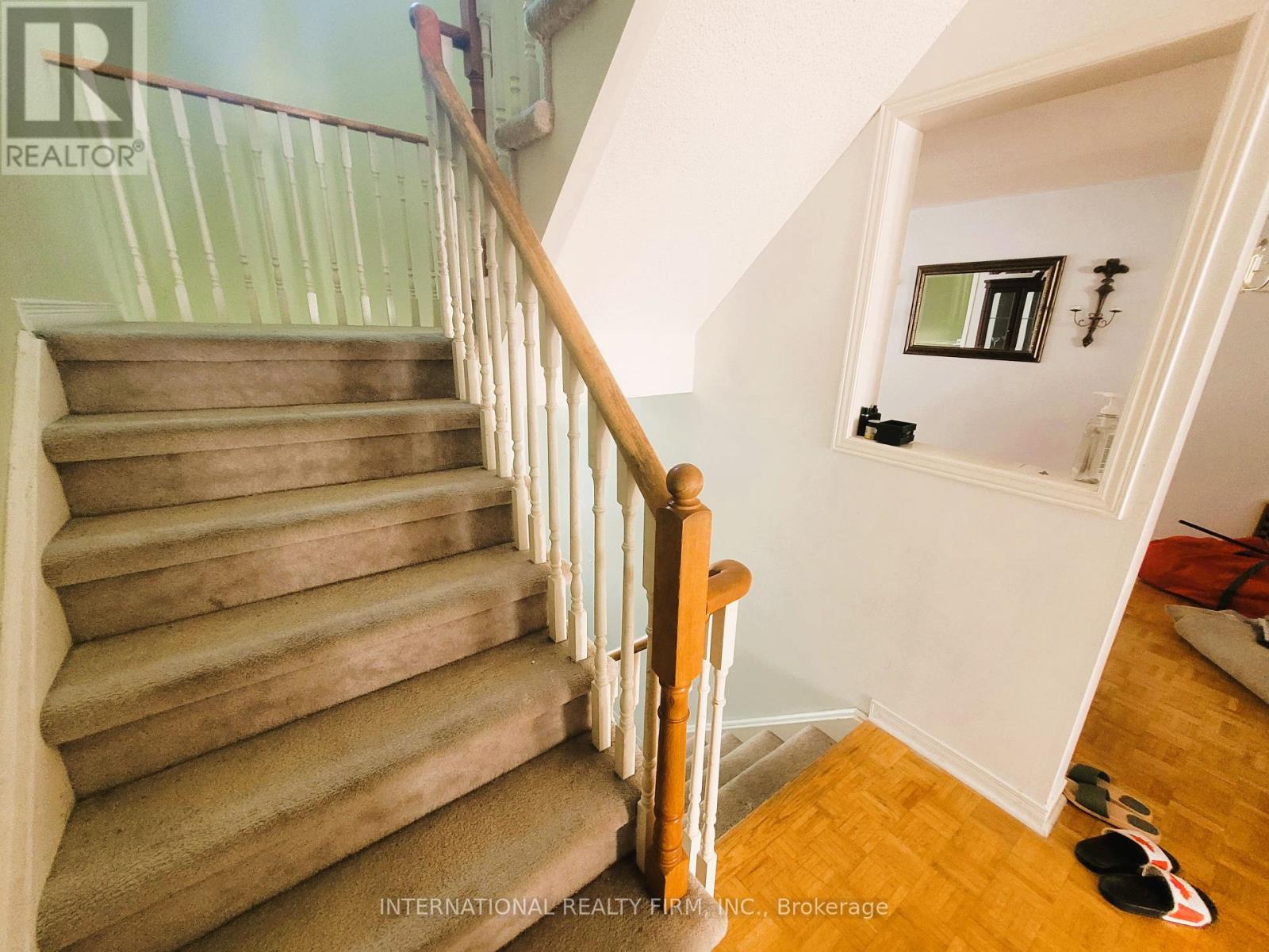 Photo 9 of 50 Beresford Drive, Richmond Hill ON
