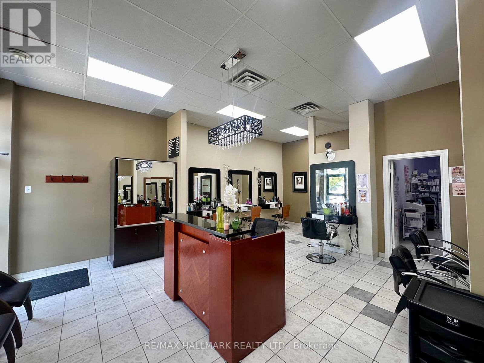 Photo 1 of 3 15461 Yonge Street, Aurora ON